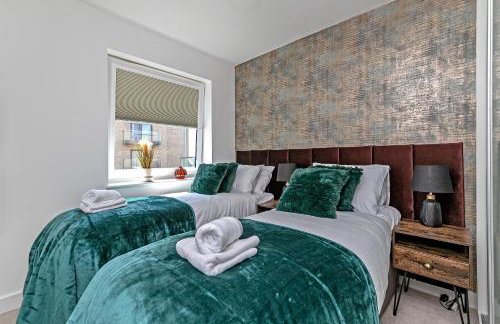 LUXURY AIRPORT SUITE, FREE Parking, FANTASTIC Location, Close To Airport, Train Station And Town Centre - Foto 36