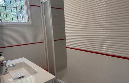 Casa única con jardín a 45 metros de la playa. BE - Foto 29