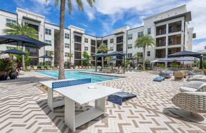 Landing Spectacular 1BD Courtyard Clubhouse - Photo 7