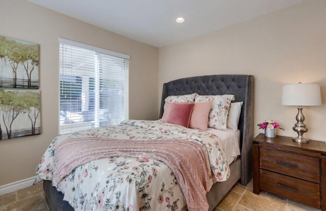 Beautiful Backyard Oasis 5 bedroom 3 Bathroom Home - Foto 11