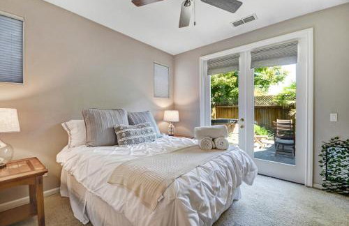 Wine Country Retreat with Hot Tub & Mini Golf - Foto 4