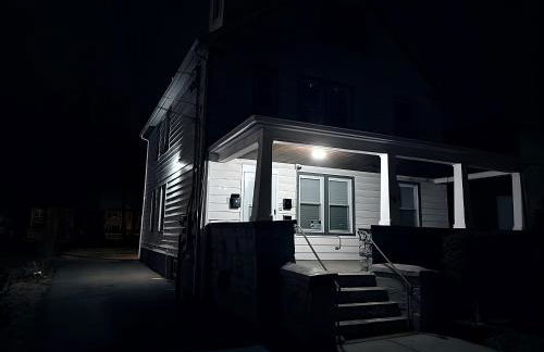 Nona - Private Room 3 with Parking, Desk & Fast WiFi near Yale, Quinnipiac, SCSU & Hospitals - Foto 2