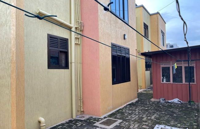 The Mugabi's Spacious Private Room - Foto 45