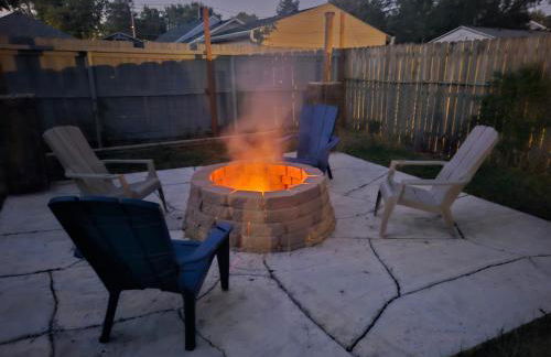 Spacious Duplex by Fairgrounds & Downtown with Fire Pit - Foto 8