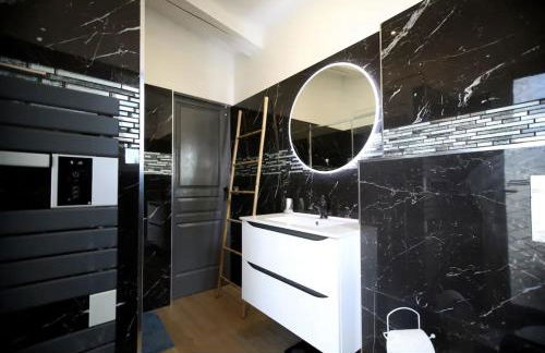 VILLA SAINTE BAUME Piscine Jacuzzi tout confort - Photo 15