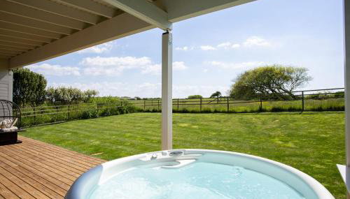 Rafters Lodge, Nr Saunton - Foto 2, Garden view