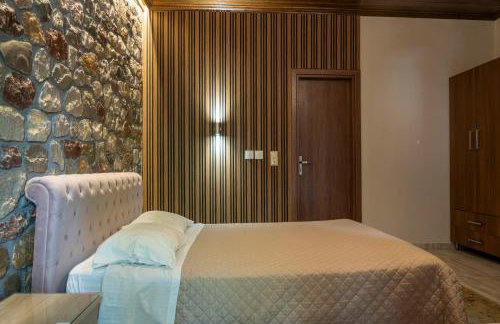 Liontos Rooms - Photo 69