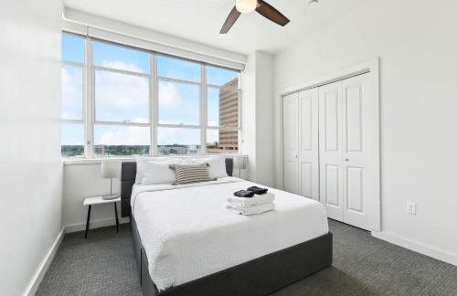 Stylish Downtown High-Rise - 2BD - Foto 15