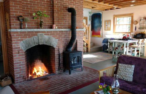 Coastal Vacation Rental with Fireplace near the Acadia National Park in Maine - Foto 5