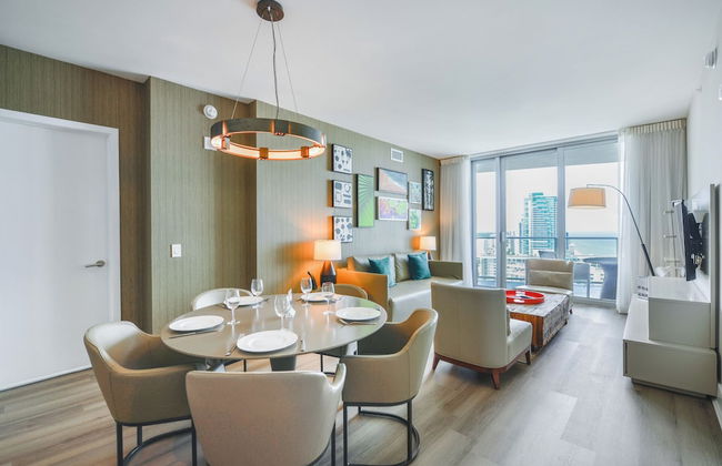 Fantastic 2BR Condo at Hollywood - Photo 41