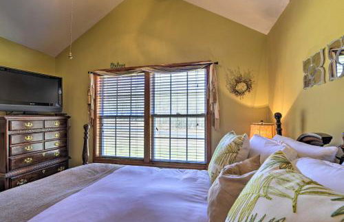 Private Family Home with Deck, Porch and Forest Views! - Foto 18