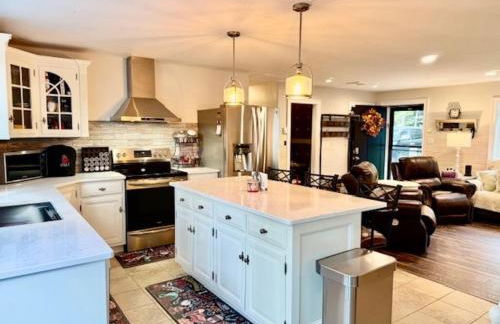 The Winnisquam Jewel-An Elegant Lakefront Retreat - Foto 2