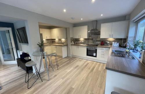 Hot tub lodge with stunning view - Foto 14