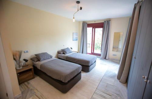 Private pool luxurious villa with mountain views - Foto 10