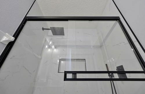 Walkin' on Sunshine - 5 bed pool home in Terra Verde Resort near Disney - Foto 79