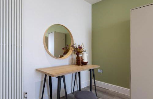 Luxury 1BR Seafront Apartment - Photo 19