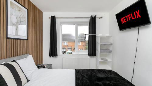 Large 4 Bed House - Long Stays Welcome - Smart TVs in Each Bedroom - Parking - Wifi - Foto 2