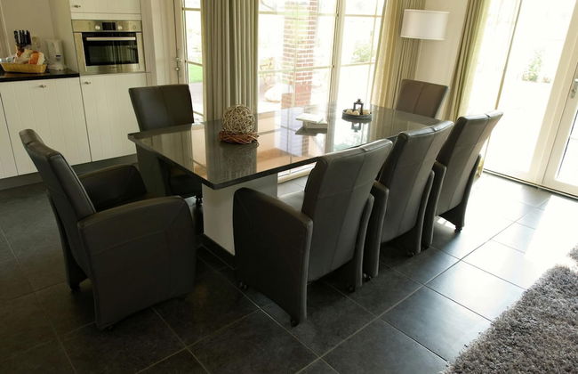 Villa w/ Sauna & Bubble Bath - Foto 9