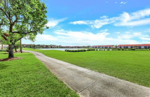 Beautiful 2 bedroom condo w/ Golf Membership Included - Foto 16