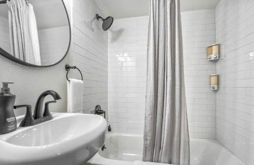 Pikes Escape - Downtown Workcation 4K Roku - Foto 22