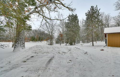 Home Theater and Hot Tub! Home Near Higgins Lake - Foto 26
