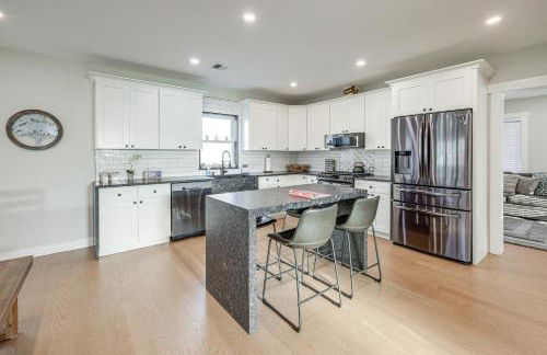 Patio and Fire Pit Retreat 2 Mi to Cape Cod Beaches - Foto 8