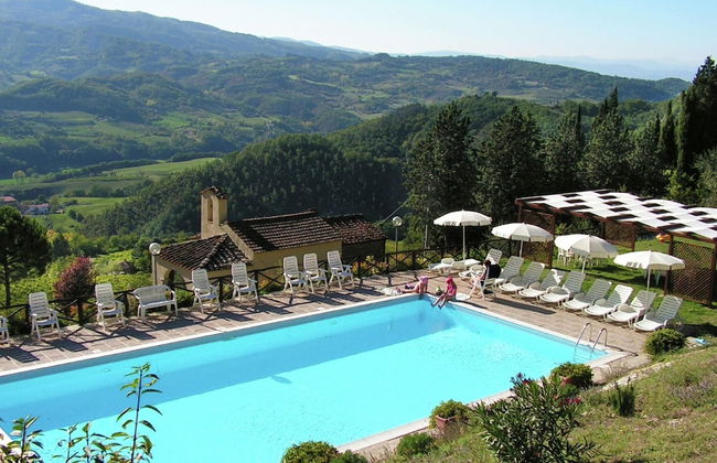 Farmhouse in Dicomano With Tuscan Views - Photo 9