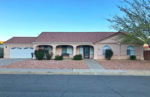 Near Zion Remodeled 4BR Sleeps 10 Patio - Foto 28