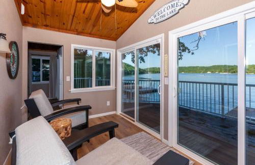 Lakefront Family Home Private Dock with Huge Views - Foto 15
