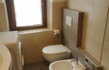 Spazioso e completo appartamento con 3 camere, 2 BAGNI, fino a 8 posti letto - Foto 9