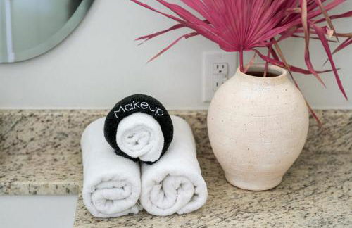 Downtown Retreat, 5BR Game Room & Pet Friendly - Photo 15