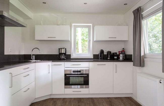 Beautiful House With Covered Terrace, Located in a Holiday Park in Rhenen - Photo 51