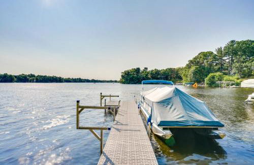 Waterfront Lake Wissota Retreat Dock and Deck! - Foto 26