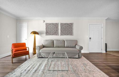 Serene Poolside Getaway Lake Access Parking - Foto 40