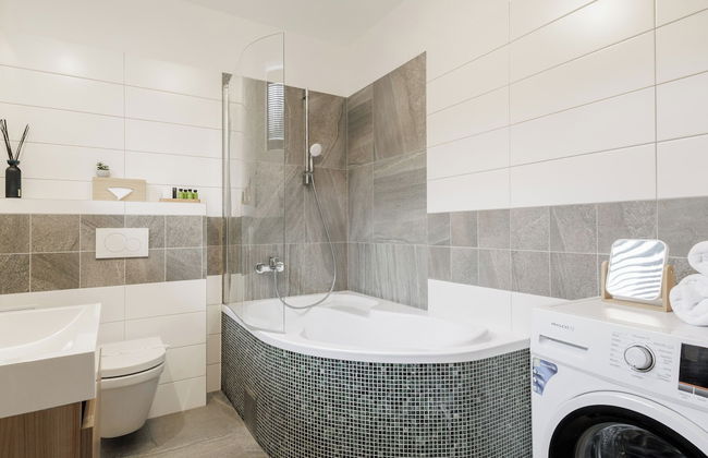 River Apartments - Photo 24