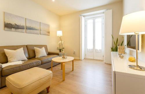 Diseño y confort junto a la catedral - Foto 6