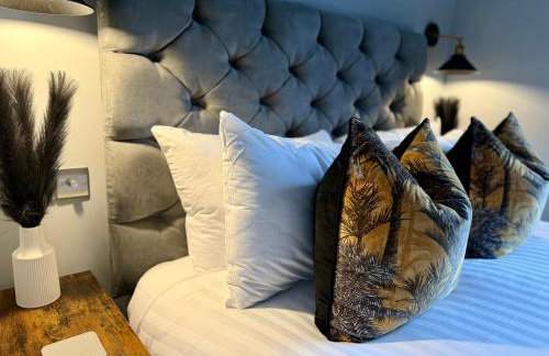 3 West End Boutique Apartment - Photo 8