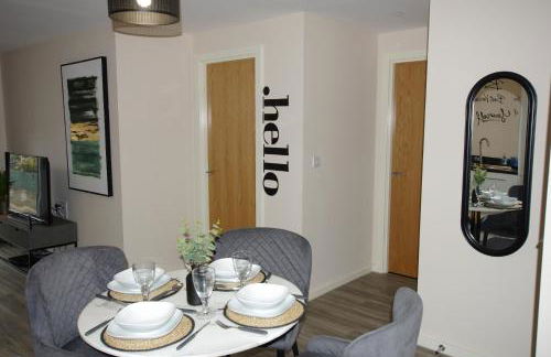 2 Bed 2 Bath Apartment Close to City Ctre Sleeps 5 -Free Parking - Foto 3