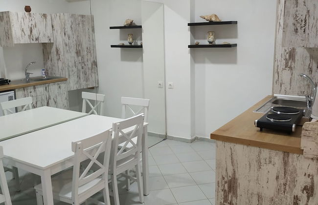 Super Economy Studio Located On the Ground Floor No Balcony - Photo 6