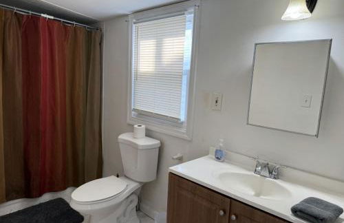 Private house with 4 bedrooms 2 bathrooms, NYC direct bus 1 block away, MetLife Stadium FIFA World Cup 30 minutes away - Foto 9