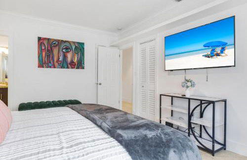 Spacious Miami Home with Private Pool & Parking - Foto 16