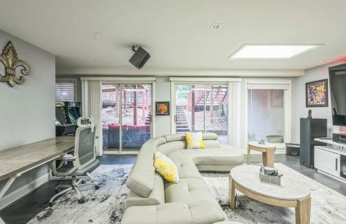 Elegant 5BR Retreat Pool & Yard - Foto 3