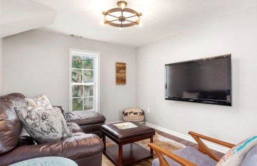 Stone Cottage 3 Bedroom Getaway - Stroll to DT Franklin - Historic Blakely House - Foto 27