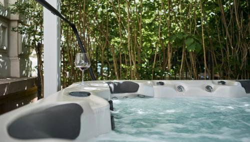 Historical Luxury Homes - Stadtvilla mit Jacuzzi und Garten - Foto 3, Garden, Garden view