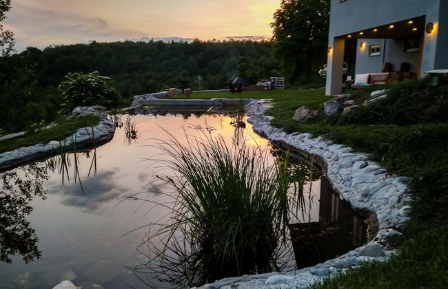 Comfy Holiday Home in Bunjevci With Hot Tub - Photo 1