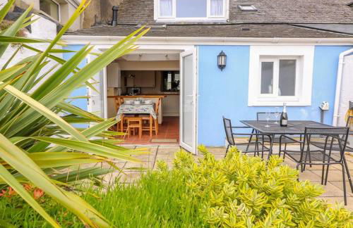 Characterful and quirky cottage in beautiful Pembs - Photo 17