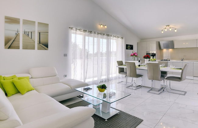 Apartment With Modern Decor and Spacious Garden, 3 km From the Beach - Foto 20