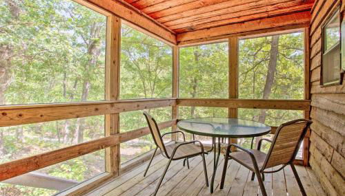 Bright Davis Escape with Screened-In Porch! - Foto 3