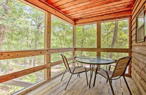Bright Davis Escape with Screened-In Porch! - Foto 3