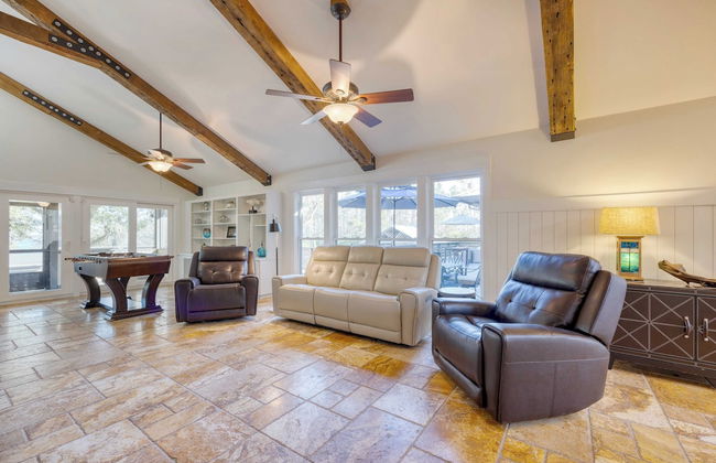 Blackwater Bay Hideaway by Avantstay Waterfront, Pool, Dock, Hot Tub - Photo 16